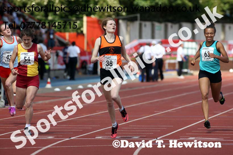 Senior girls 400 metres, 2015 English Schools, Gateshead. Photo: David T. Hewitson/Sports for All Pics